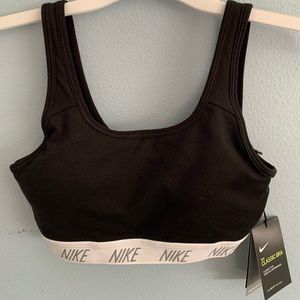Nike medium support sports bra with padding